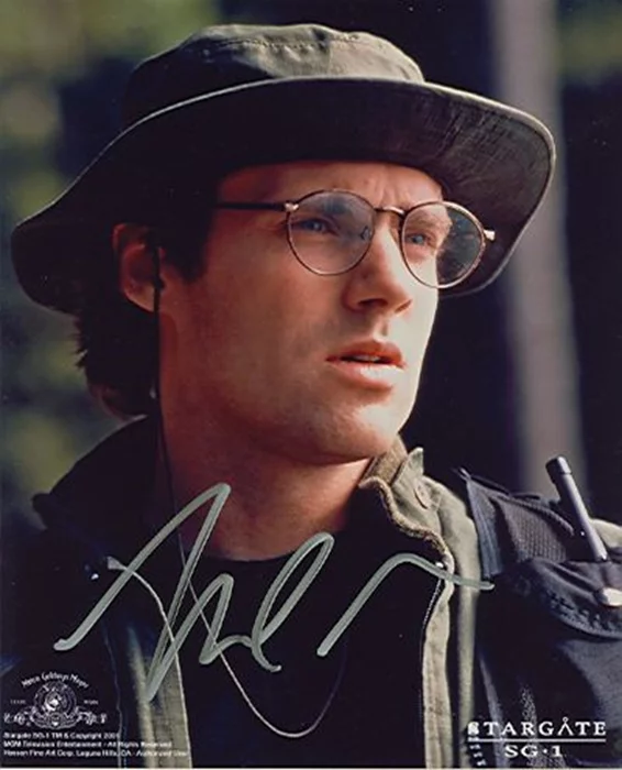 Michael Shanks autograph