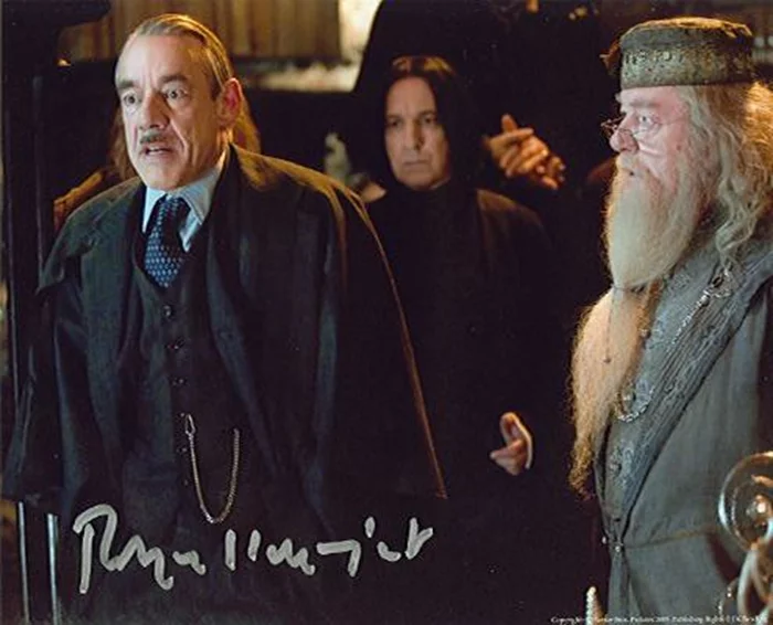 Roger Lloyd Pack autograph