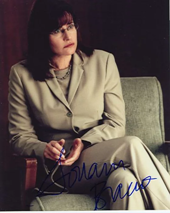 Lorraine Bracco autograph