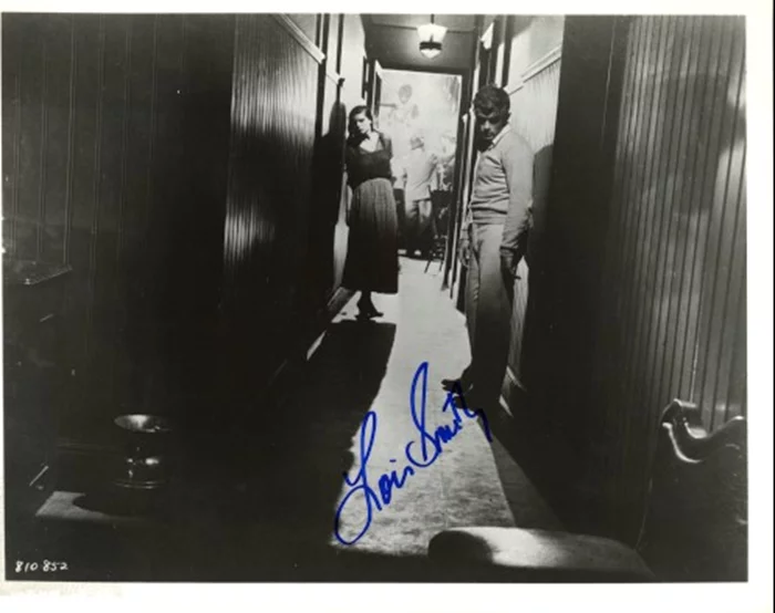 Lois Smith autograph