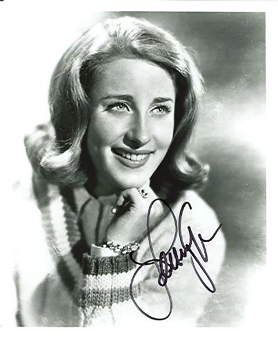 Lesley Gore autograph