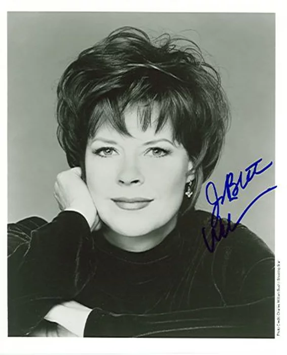 JoBeth Williams autograph