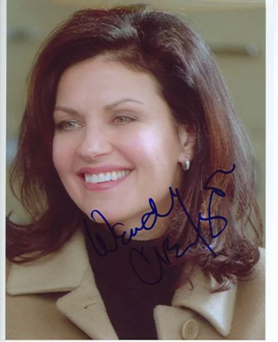Wendy Crewson autograph