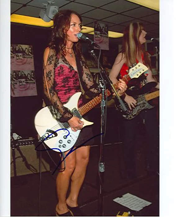 Susanna Hoffs autograph
