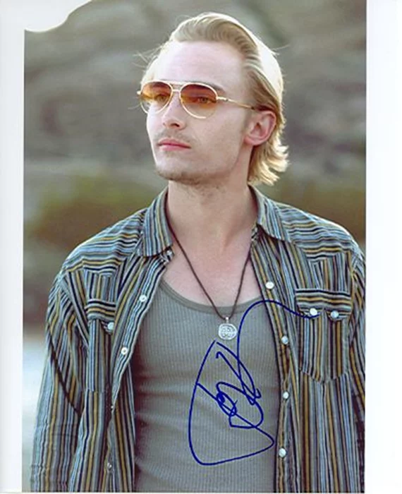 Joey Kern autograph