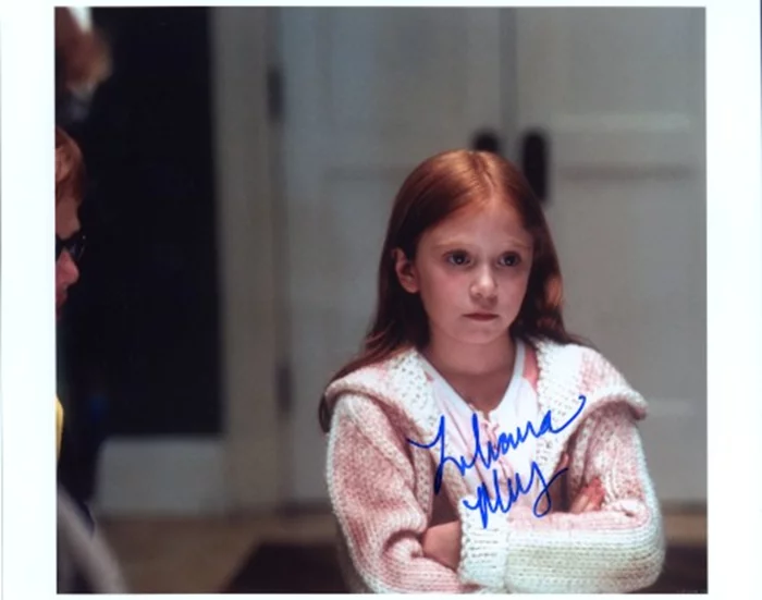 Liliana Mumy autograph