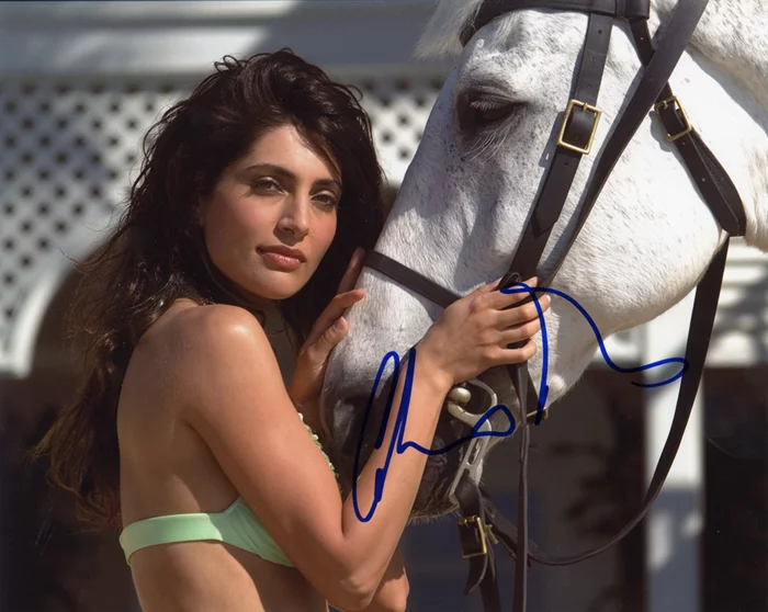 Caterina Murino autograph