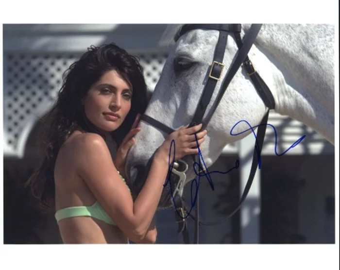 Caterina Murino autograph