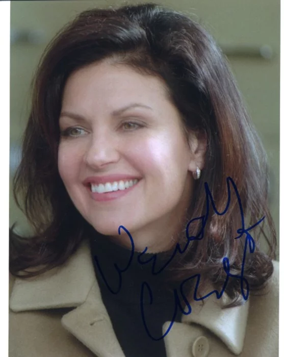 Wendy Crewson autograph