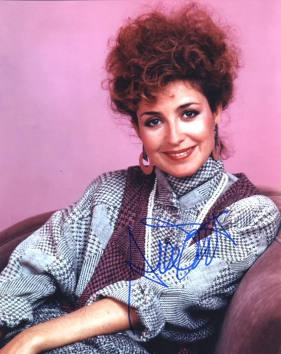Annie Potts autograph