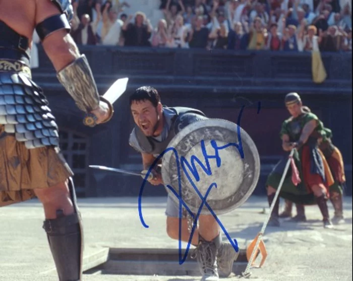 Russell Crowe autograph