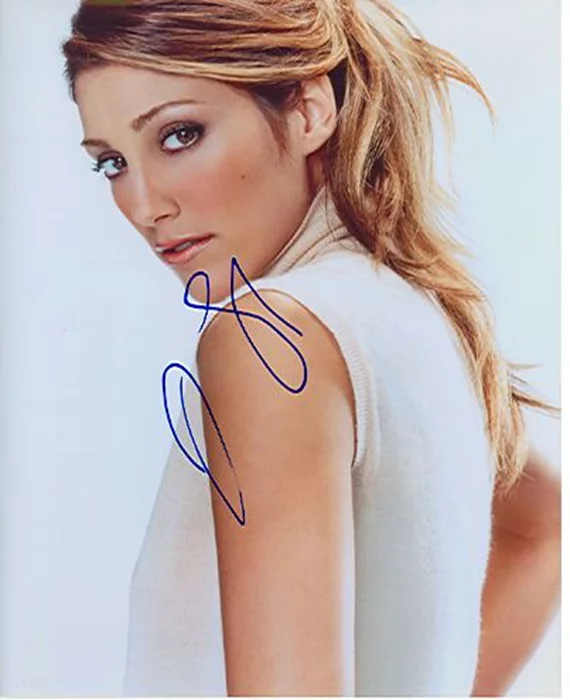 Jennifer Esposito autograph