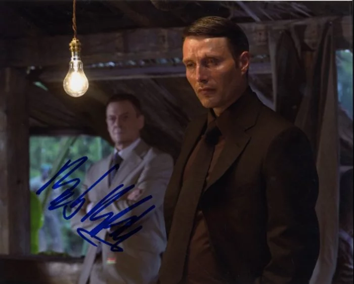 Mads Mikkelsen autograph