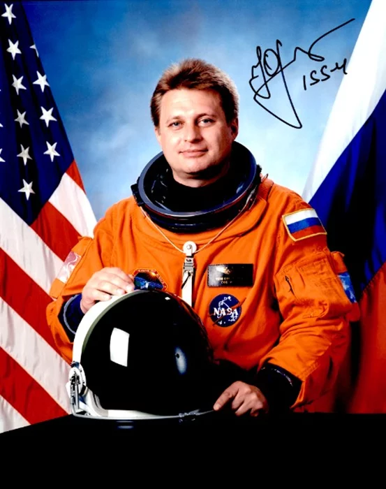 Yuri Onufriyenko autograph