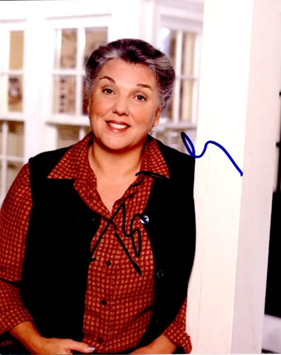 Tyne Daly autograph