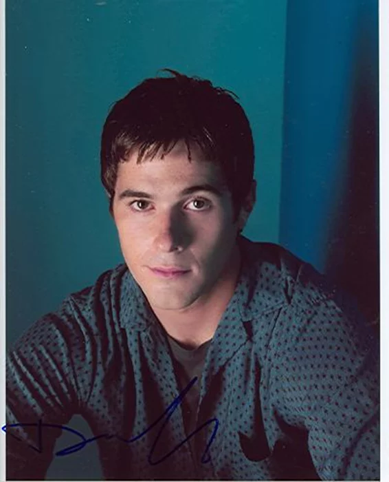 Dave Annable autograph