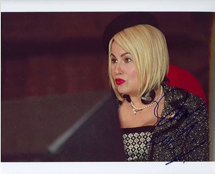 Jennifer Coolidge autograph