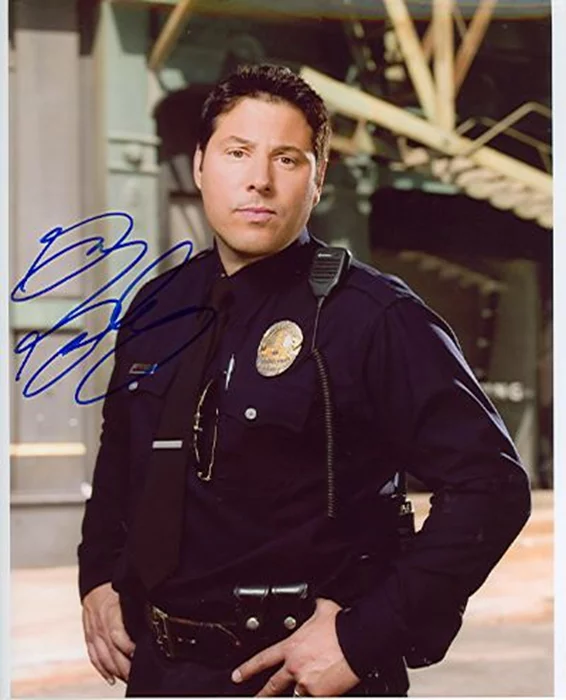 Greg Grunberg autograph