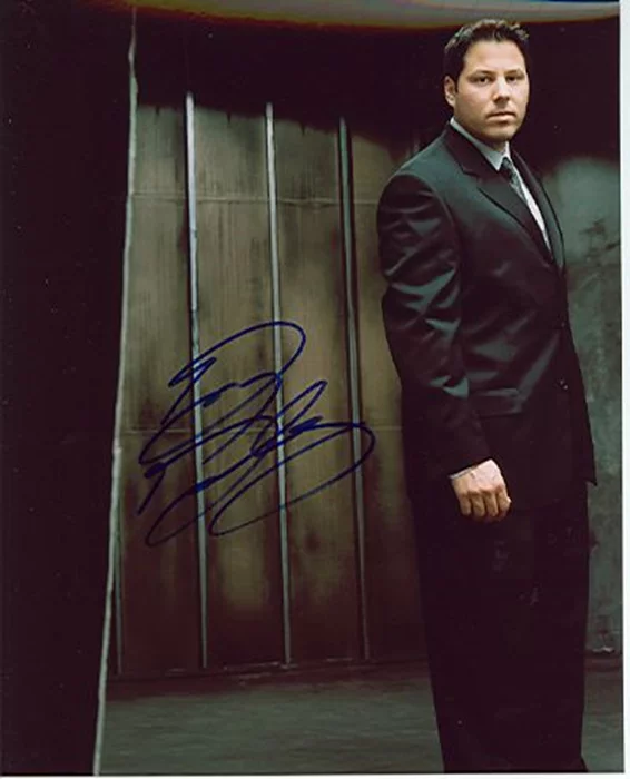 Greg Grunberg autograph