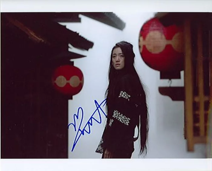 Gong Li autograph