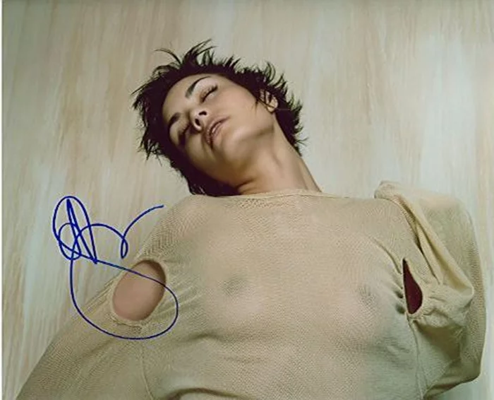 Shannyn Sossamon autograph