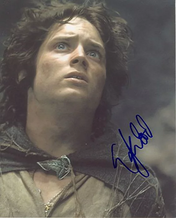 Elijah Wood autograph