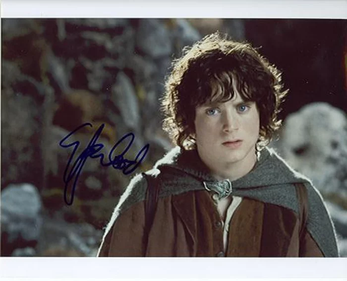 Elijah Wood autograph