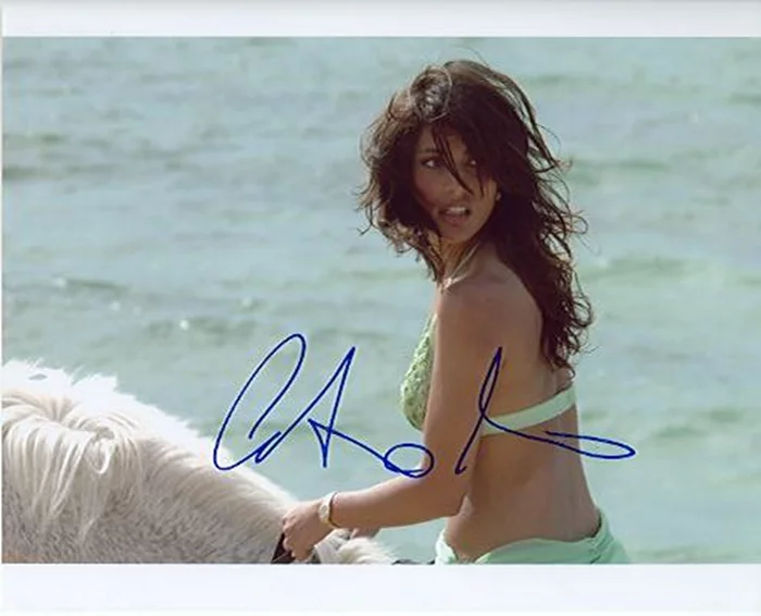 Caterina Murino autograph
