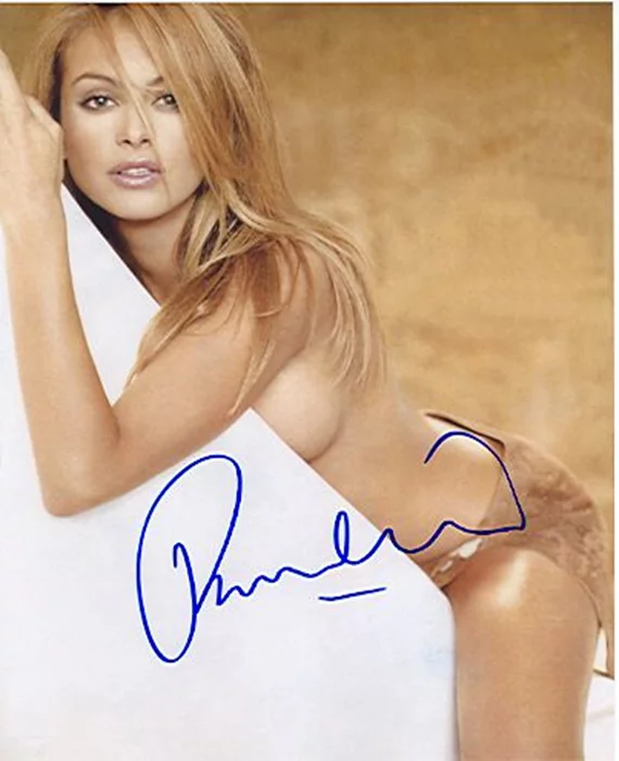 Paulina Rubio autograph
