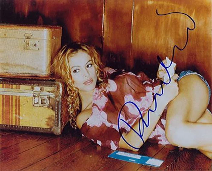Paulina Rubio autograph