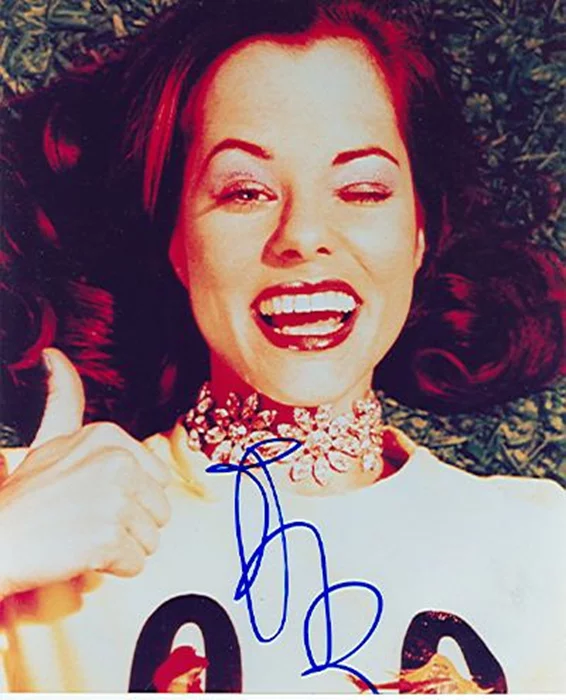 Parker Posey autograph