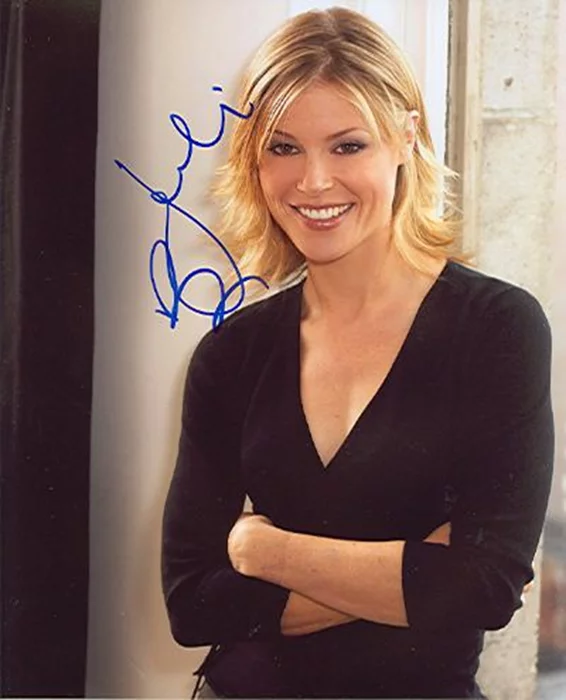 Julie Bowen autograph