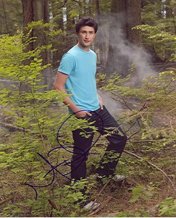Matt Dallas autograph
