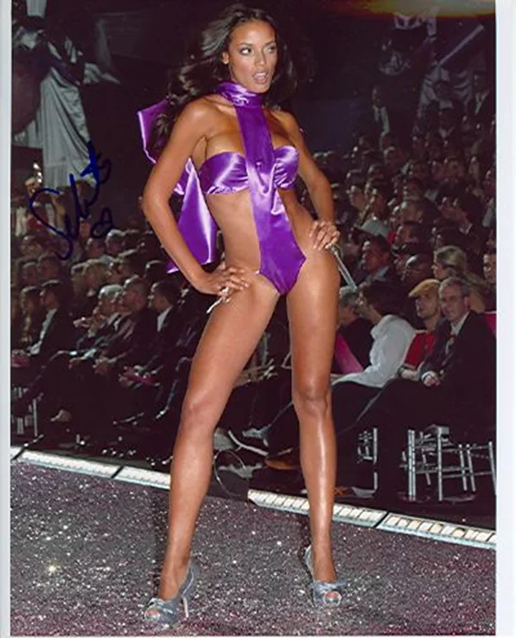 Selita Ebanks autograph