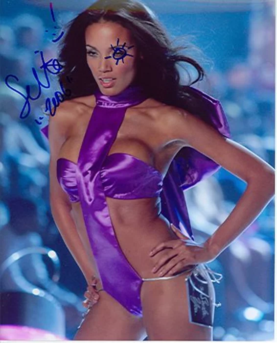 Selita Ebanks autograph