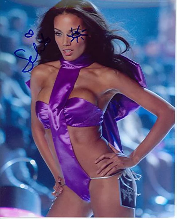 Selita Ebanks autograph