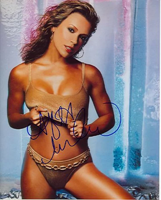 Alyssa Milano autograph