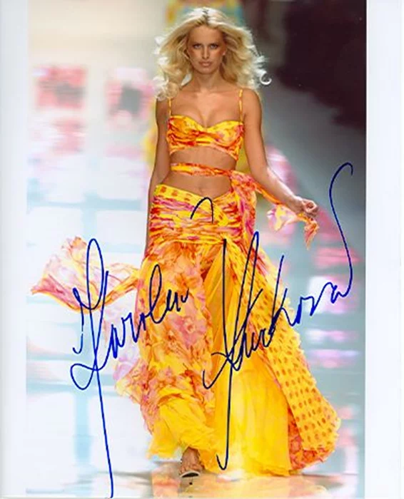 Karolina Kurkova autograph