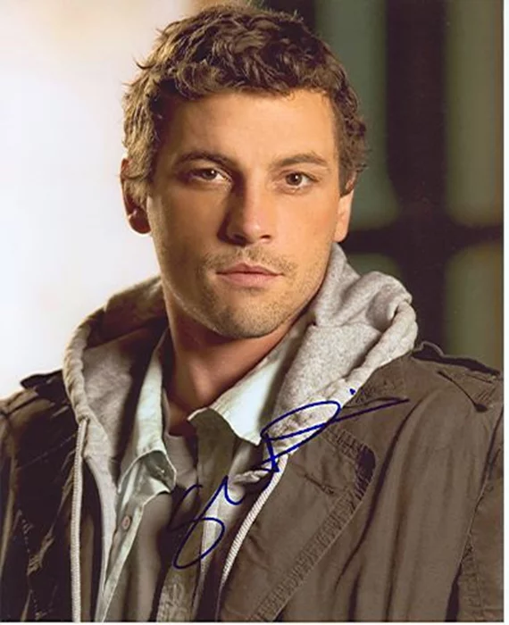 Skeet Ulrich autograph