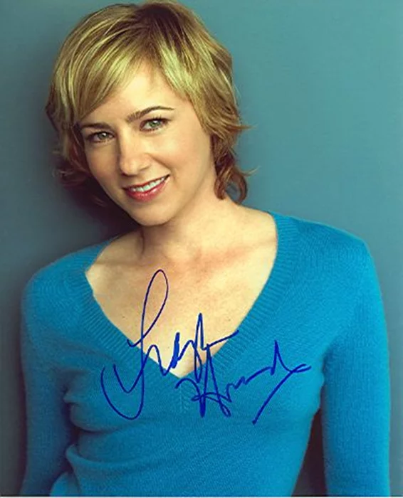 Traylor Howard autograph