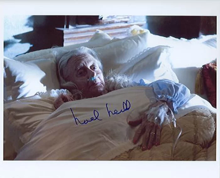 Noel Neill autograph