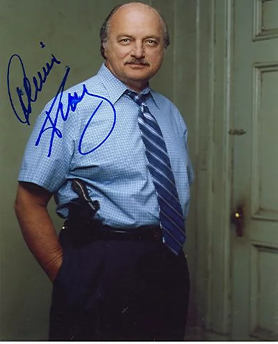 Dennis Franz autograph