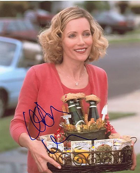 Leslie Mann autograph