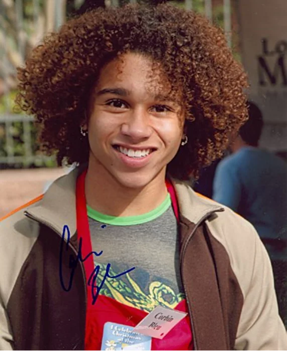 Corbin Bleu autograph