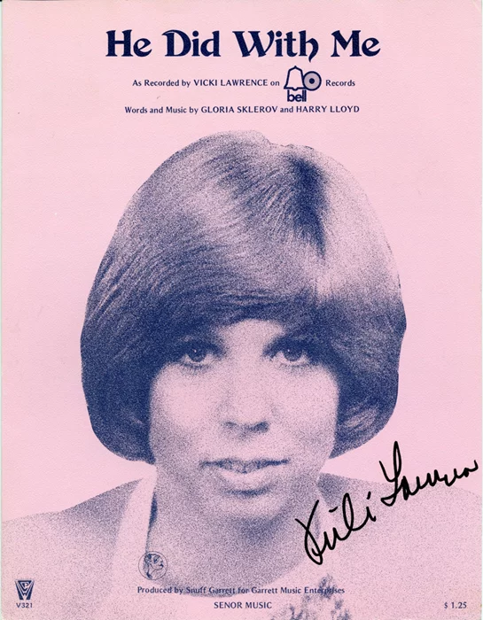 Vicki Lawrence autograph