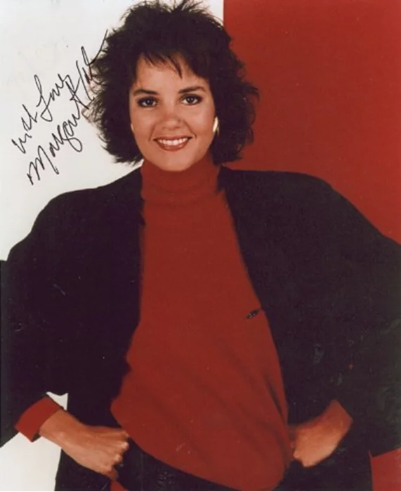 Margaret Colin autograph