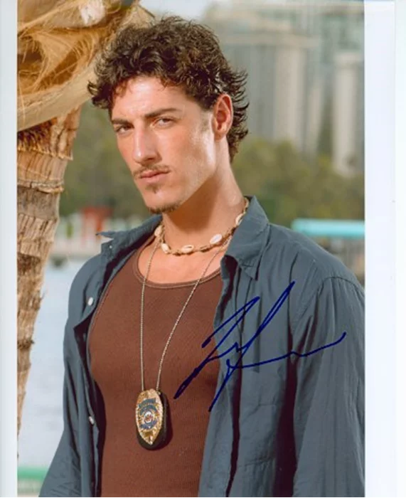 Eric Balfour autograph