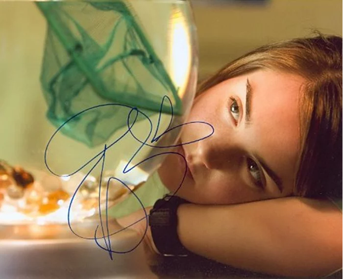 JoJo Levesque autograph
