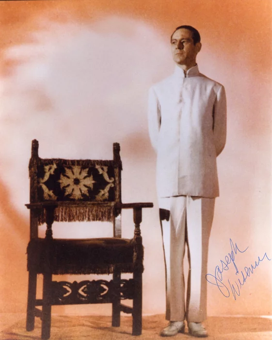 Joseph Wiseman autograph