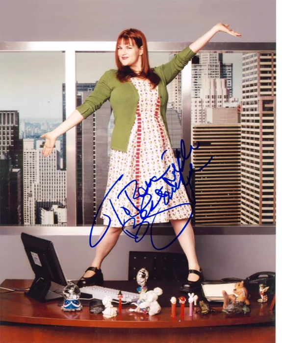 Sara Rue autograph